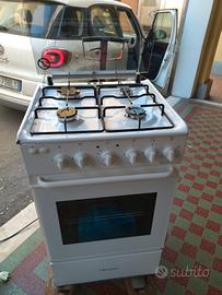 cucina a gas con forno elettrico 