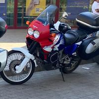 Honda Africa Twin xrv 750 RD07