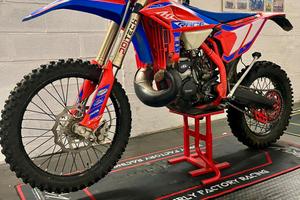 Beta 300rr Race MY25 + accessori 