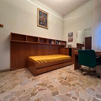 letto con cassetti in legno massello