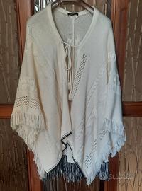 poncho/ Mantella twinset
