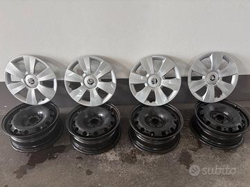 Cerchi in ferro con copricerchi originali Skoda