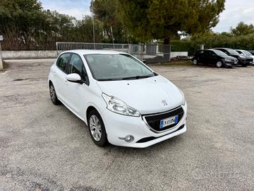 Peugeot 208 1.2 benzina 70 milaKM Neopatentati