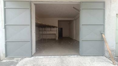 Box / Garage di 34 m² a Giarre