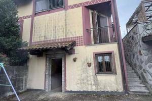 Immobile in asta di 260 m² con 5 locali e box auto