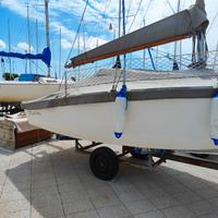 Barca a vela con deriva mobile
