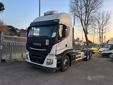 Iveco Stralis 260AS460 tre assi casse mobili
