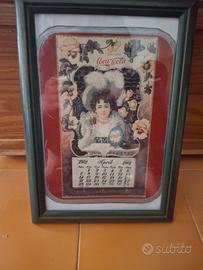 un quadro ottenuto con un vassoio coca colo vintag