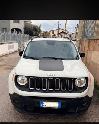 Macchina jeep rengade