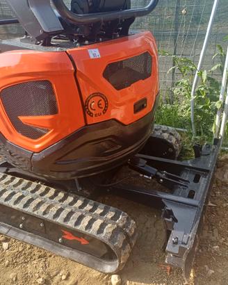 ESCAVATORE 20 QLI