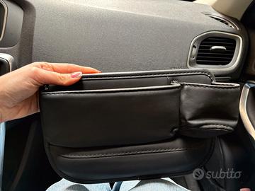 Scatola portaoggetti per auto