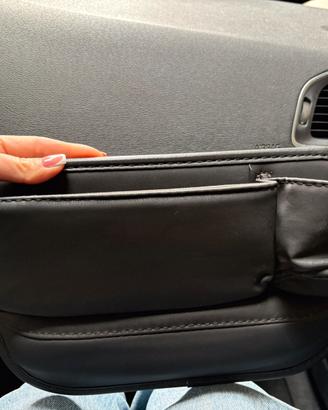 Scatola portaoggetti per auto