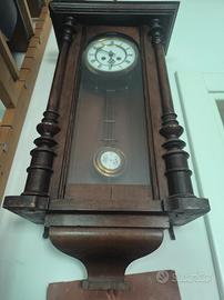 Orologio antico a pendolo da parete stile viennese