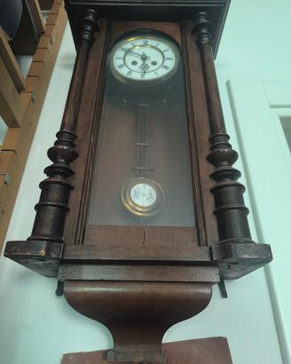 Orologio antico a pendolo da parete stile viennese