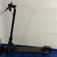 Xiaomi Mi Electric Scooter Pro 2