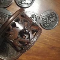 Sottobicchieri in legno e contenitore africa