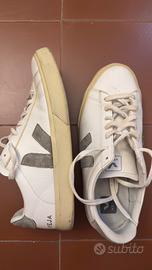 Sneakers VEJA bianche in pelle