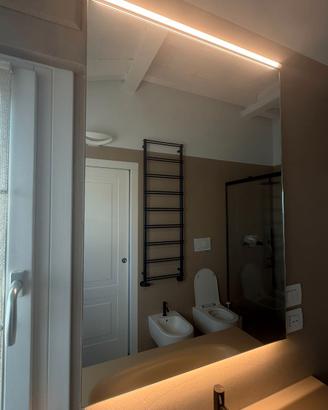 Specchio di  design per bagno