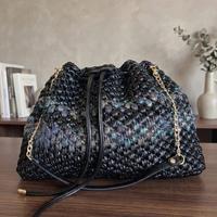 Borsa secchiello ad uncinetto