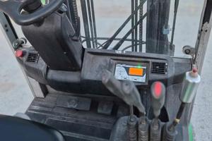 carrello elevatore 
