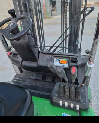 carrello elevatore 