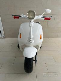 Piaggio Mini Vespa Elettrica per bambini 6V
