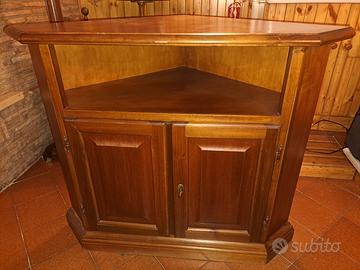 Mobile ad angolo in legno porta TV