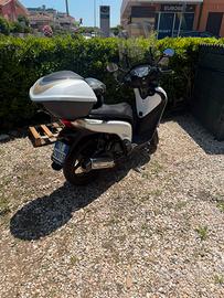 Scooter sh 125