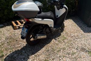 Scooter sh 125
