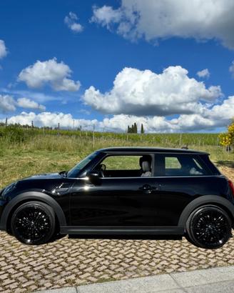 Min Cooper 1.5 TwinPower Turbo versione Classic