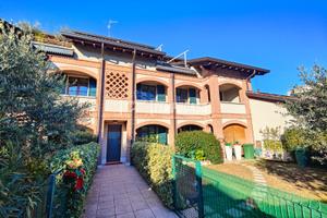 AMPIO E RECENTE trilocale con terrazzi, box doppio