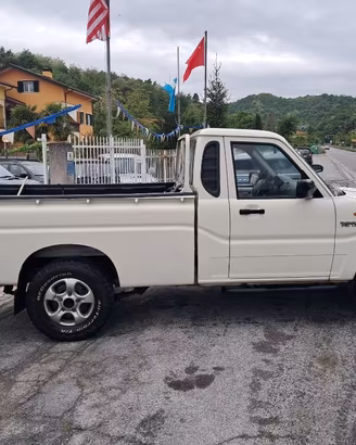 MAHINDRA Goa Pick-up 4x4