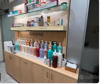 Mobile per parrucchieri zona lavabo