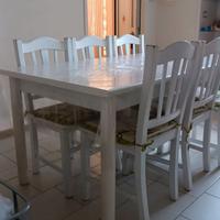 tavolo con sedie