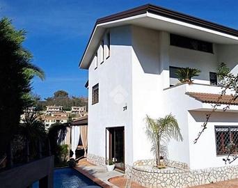 PORZIONE DI BIFAMILIARE A CASTROLIBERO