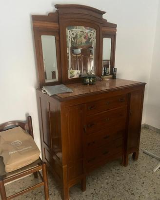 Comò d’epoca con specchiera