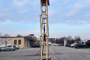 piattaforma a pantografo JLG 1930