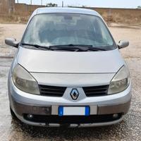 RENAULT Grand Scénic - 2004