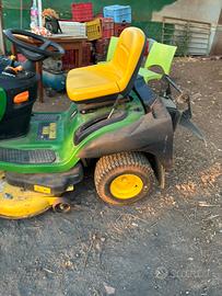 Trattorino taglia erba john deer