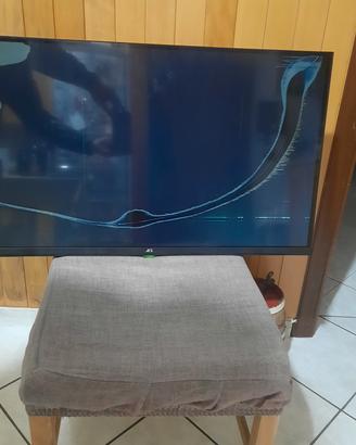 TV LED JCL per ricambi schermo rotto 