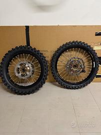 RUOTE , PIASTRE E COPERCHIO CARTER KAWASAKI