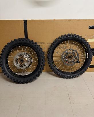 RUOTE , PIASTRE E COPERCHIO CARTER KAWASAKI