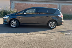 Ford S max con fermo