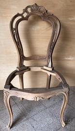 Sedia di lusso con intagli fatti a mano