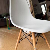 Set 4 sedie  – 3 in buono stato + 1 in omaggio