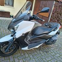 Yamaha X-Max 400