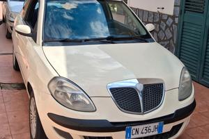 lancia ypsilon 1.3 multijet ben tenuta 