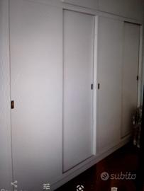 Antico Armadio bianco ante scorrevoli  