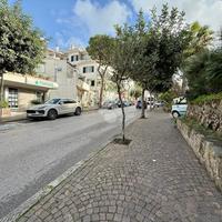 NEGOZIO A ISCHIA