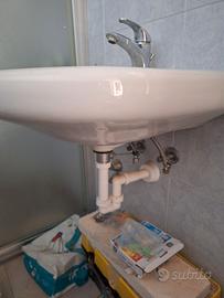 Lavandino e miscelatore